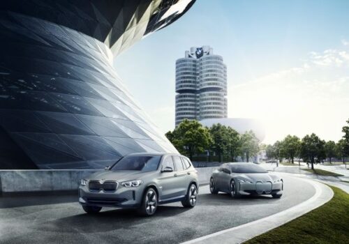 P90301488_lowRes_bmw-concept-ix3-and-